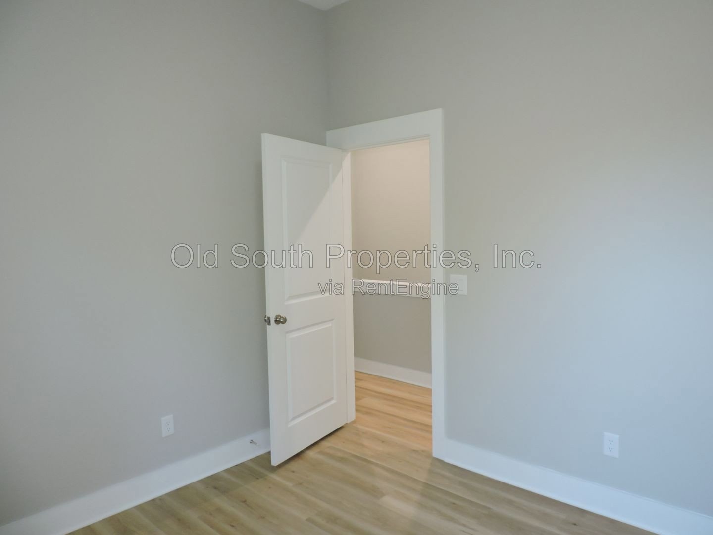 Easy access to shopping, interstate & downtown Pensacola. property image