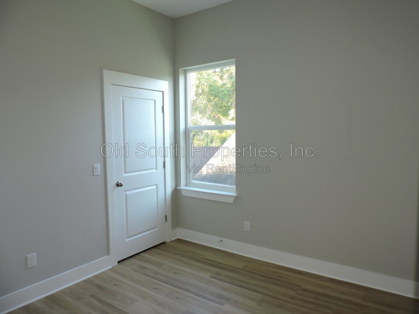 Easy access to shopping, interstate & downtown Pensacola. property image