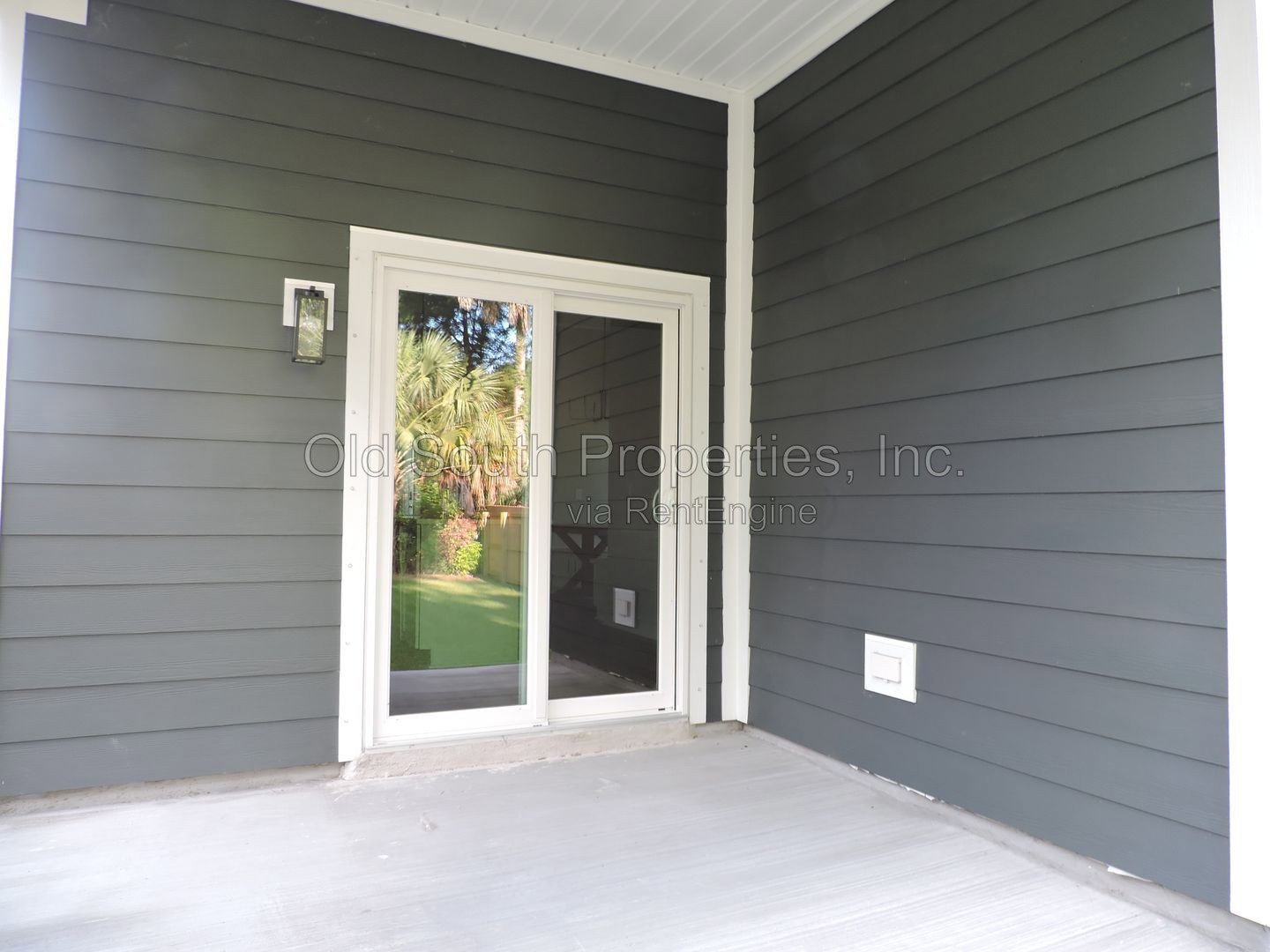 Easy access to shopping, interstate & downtown Pensacola. property image
