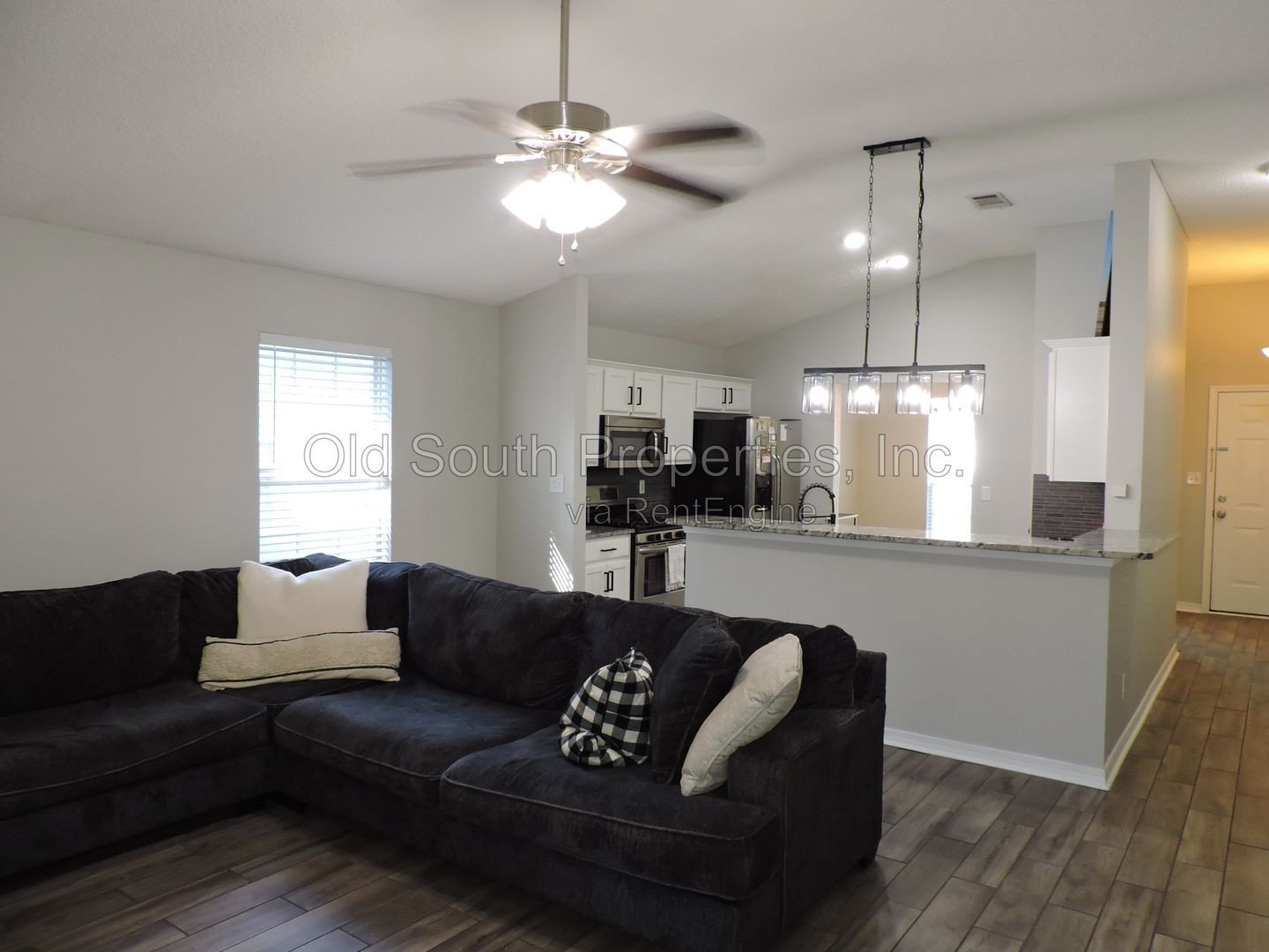 Easy access to bases & shopping! property image