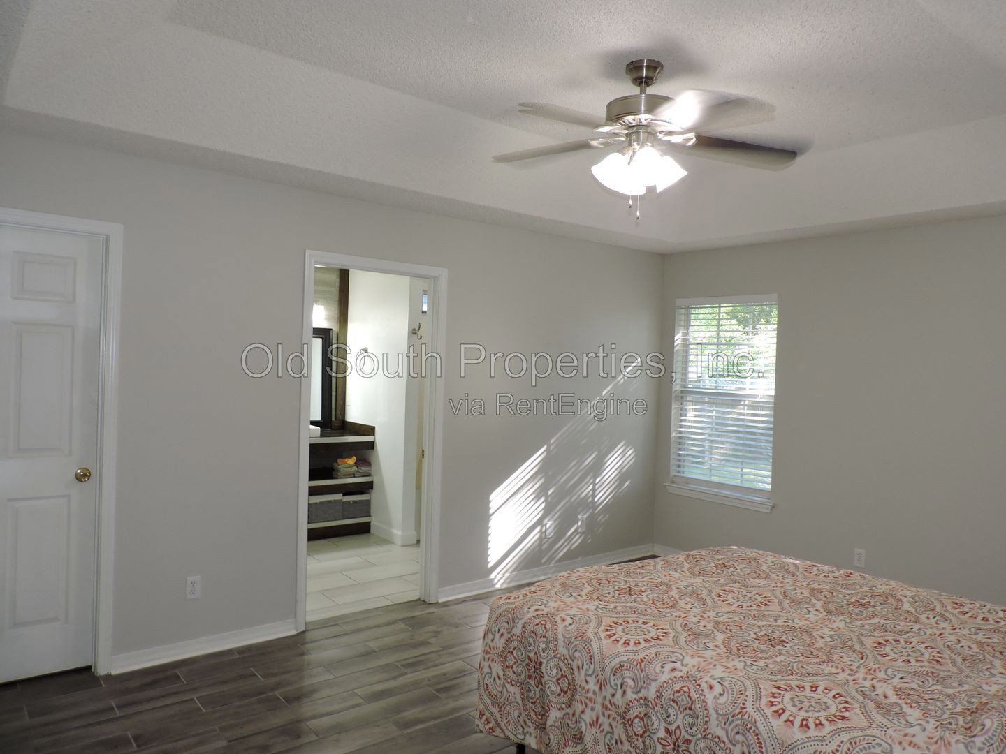 Easy access to bases & shopping! property image