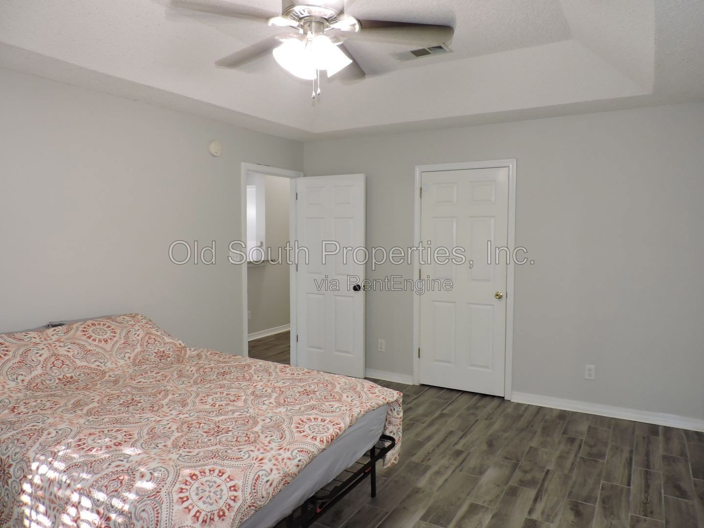 Easy access to bases & shopping! property image