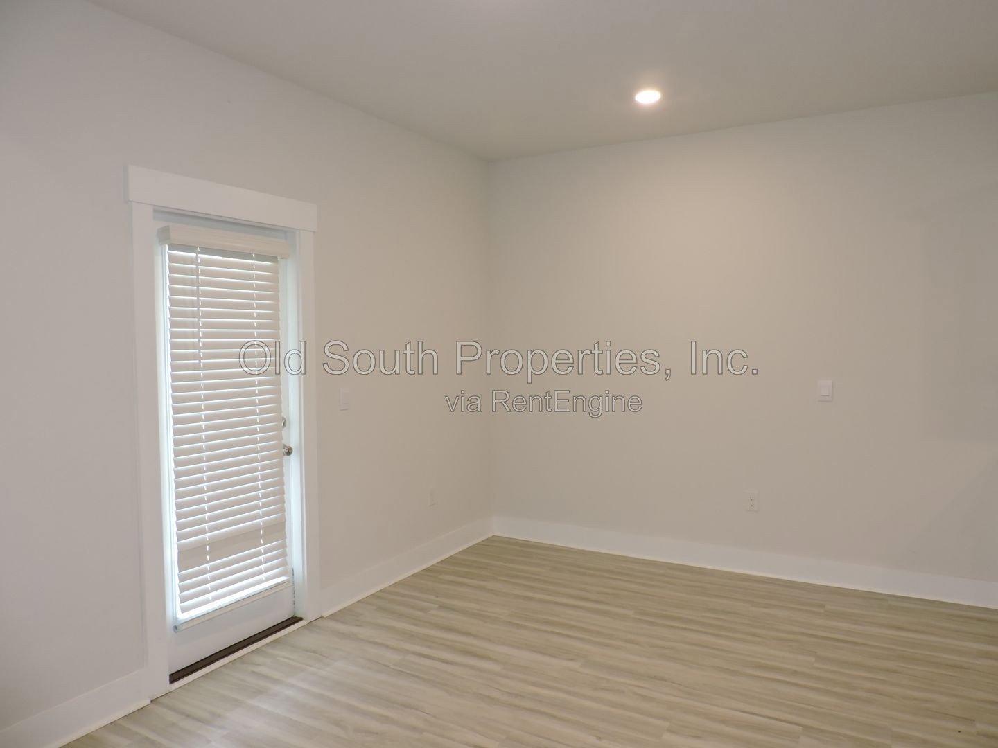 Easy access to interstate & shopping! property image