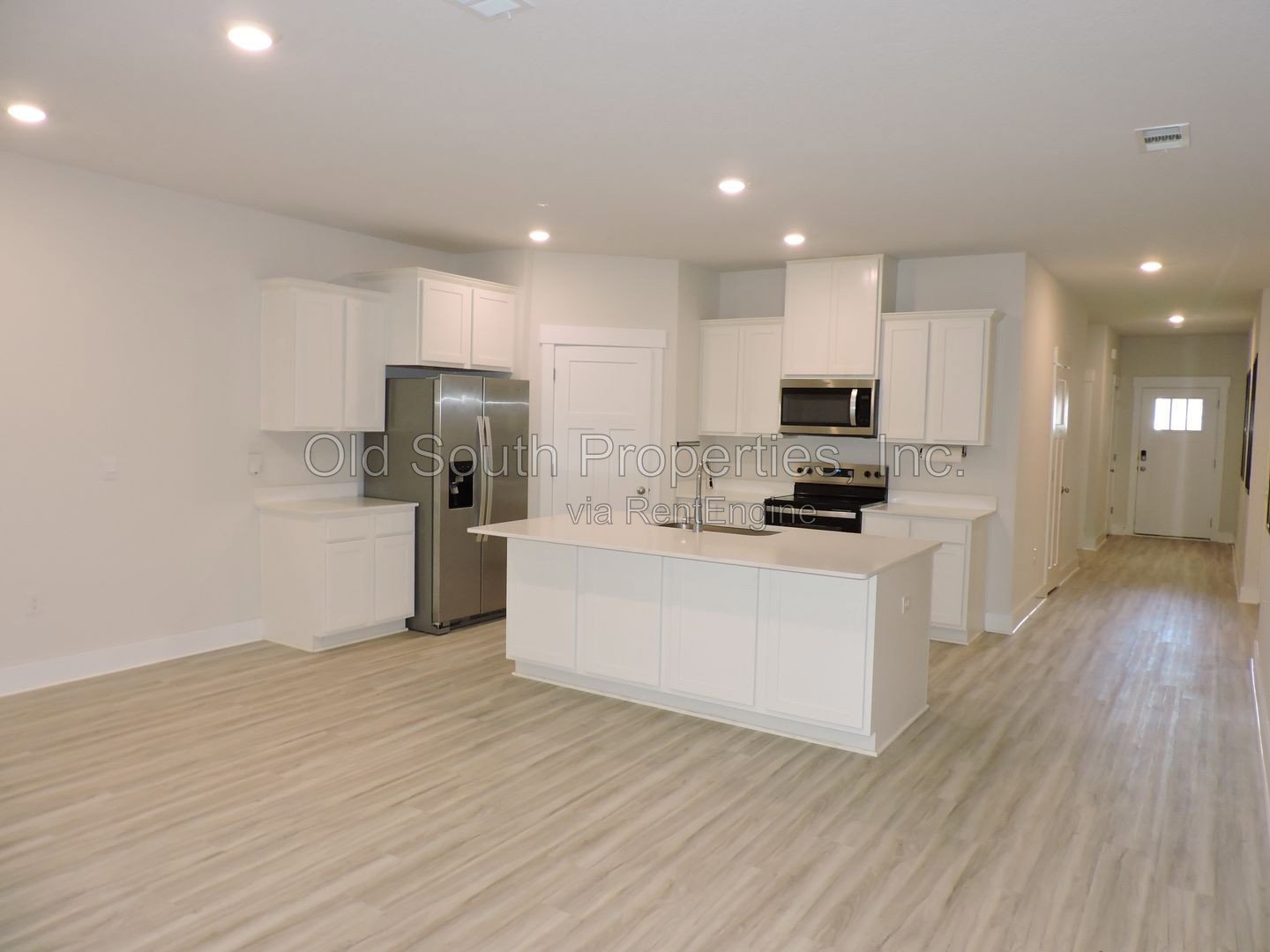 Easy access to interstate & shopping! property image