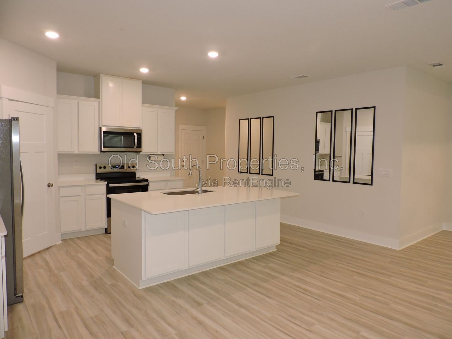 Easy access to interstate & shopping! property image