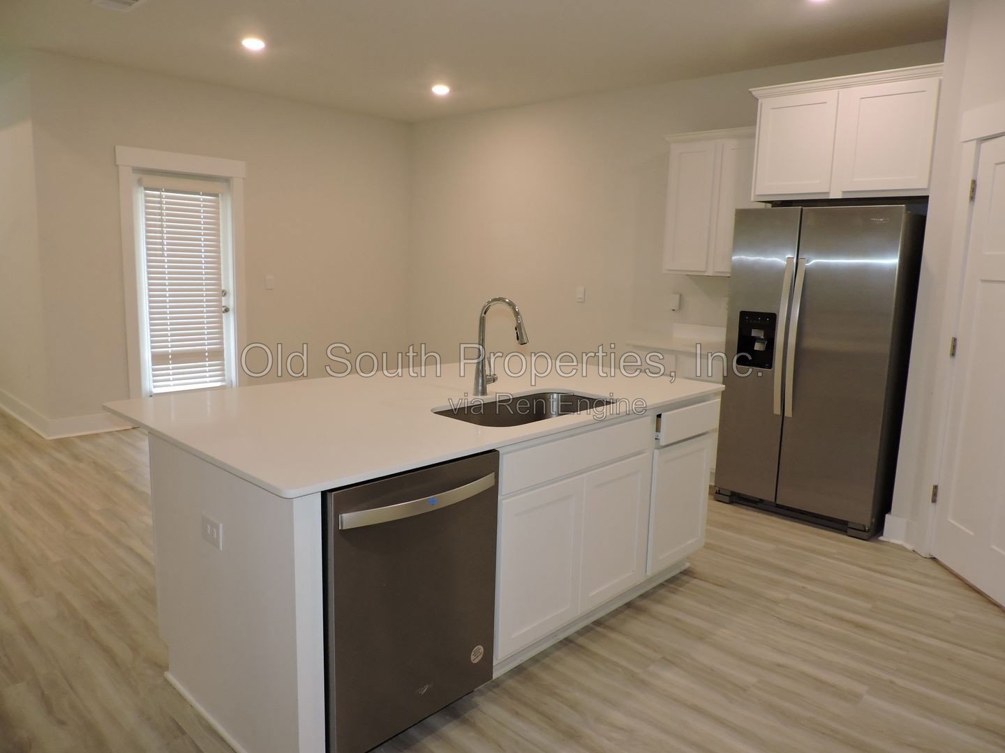 Easy access to interstate & shopping! property image