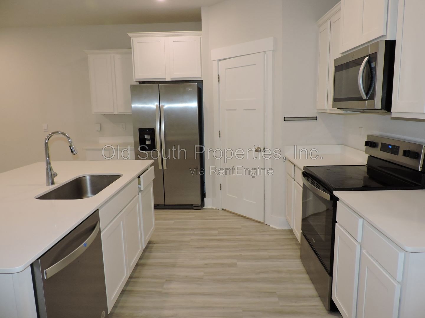 Easy access to interstate & shopping! property image