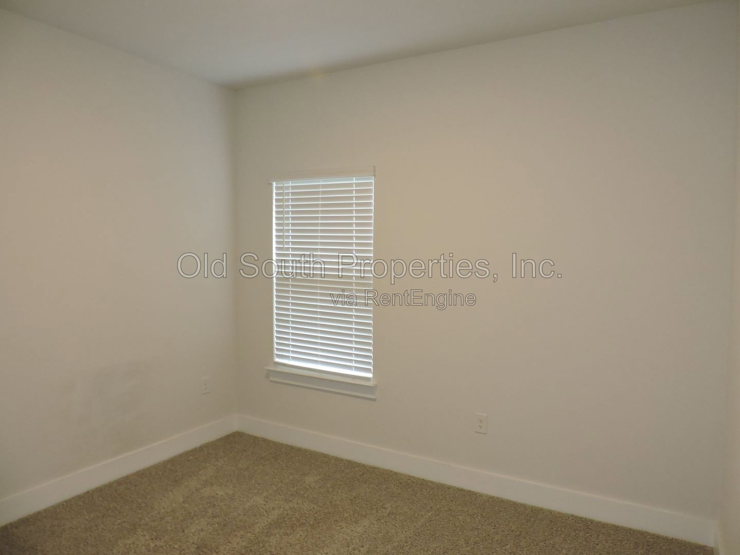 Easy access to interstate & shopping! property image