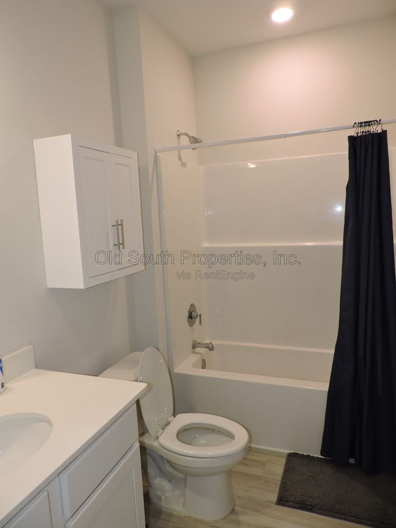 Easy access to interstate & shopping! property image
