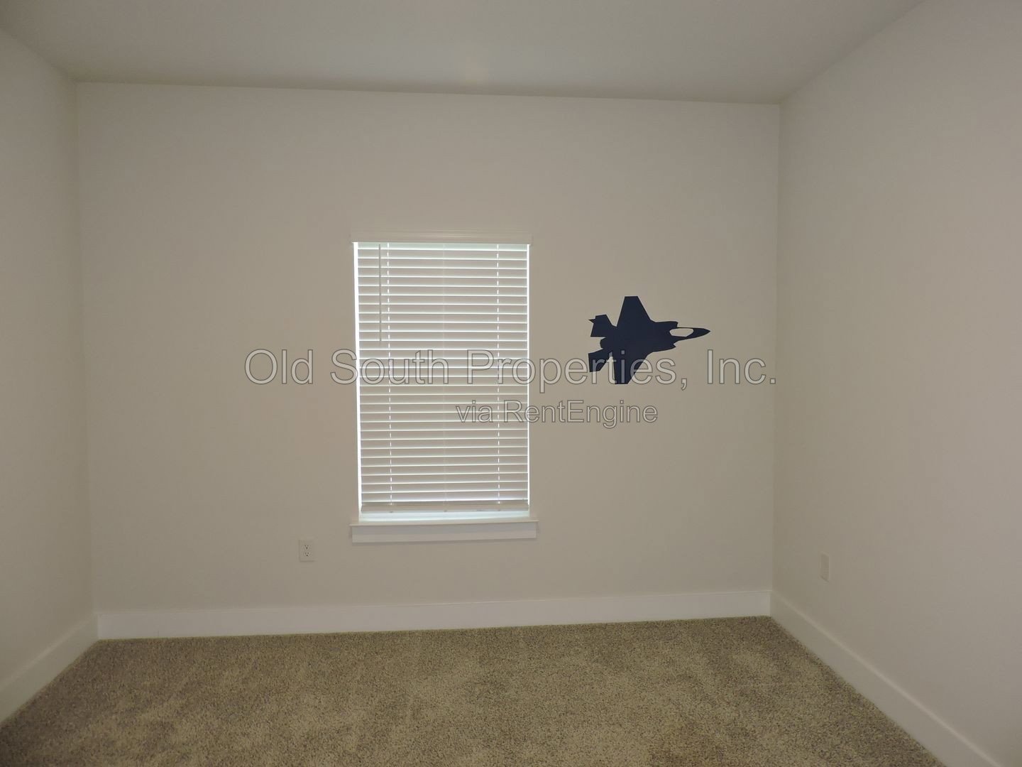 Easy access to interstate & shopping! property image