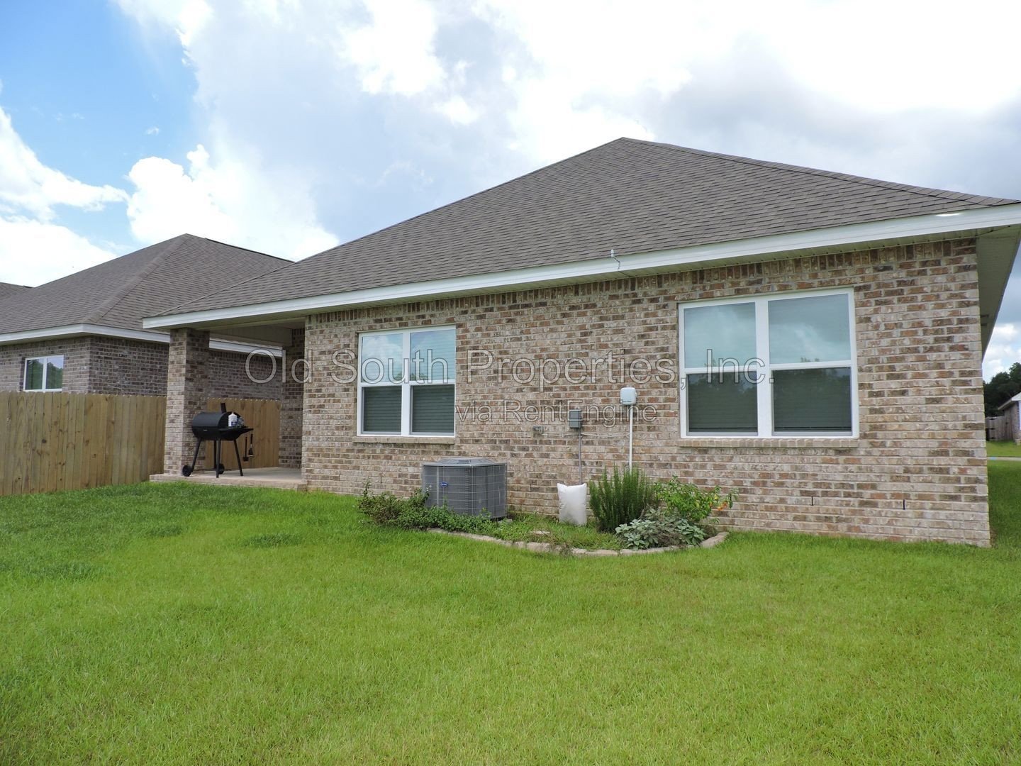 Easy access to interstate & shopping! property image