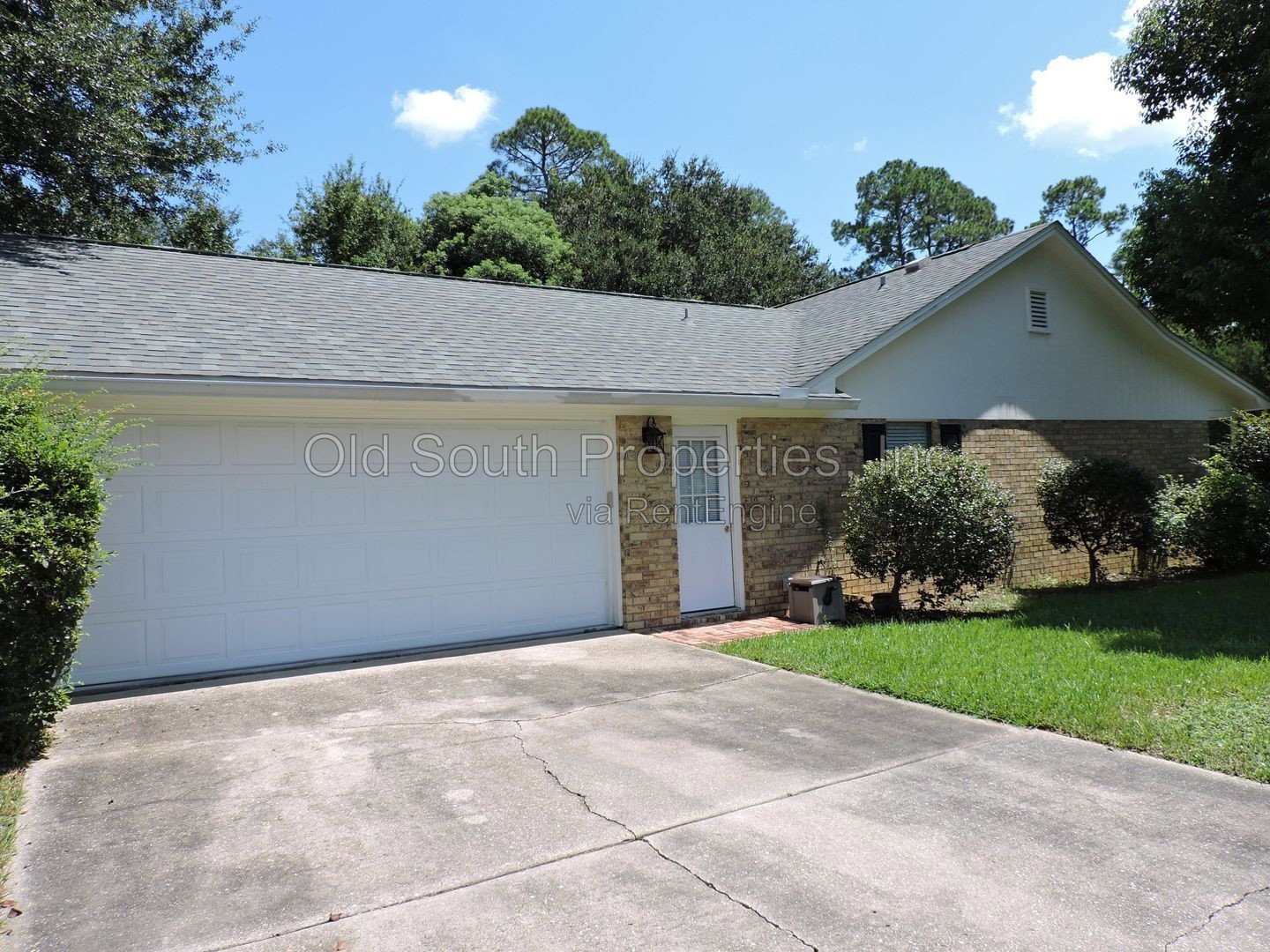 Convenient to schools, shopping & interstate! property image