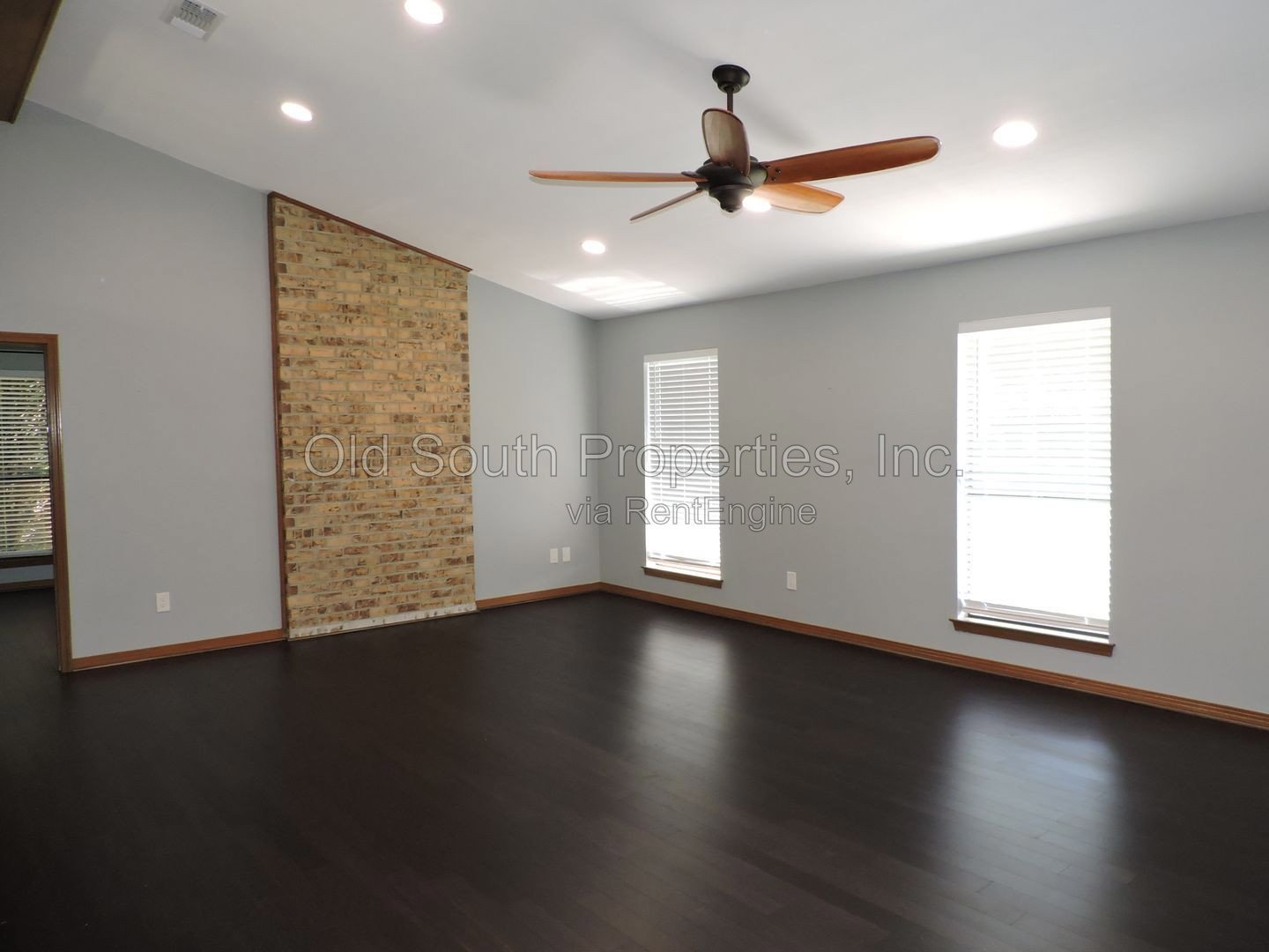 Convenient to schools, shopping & interstate! property image