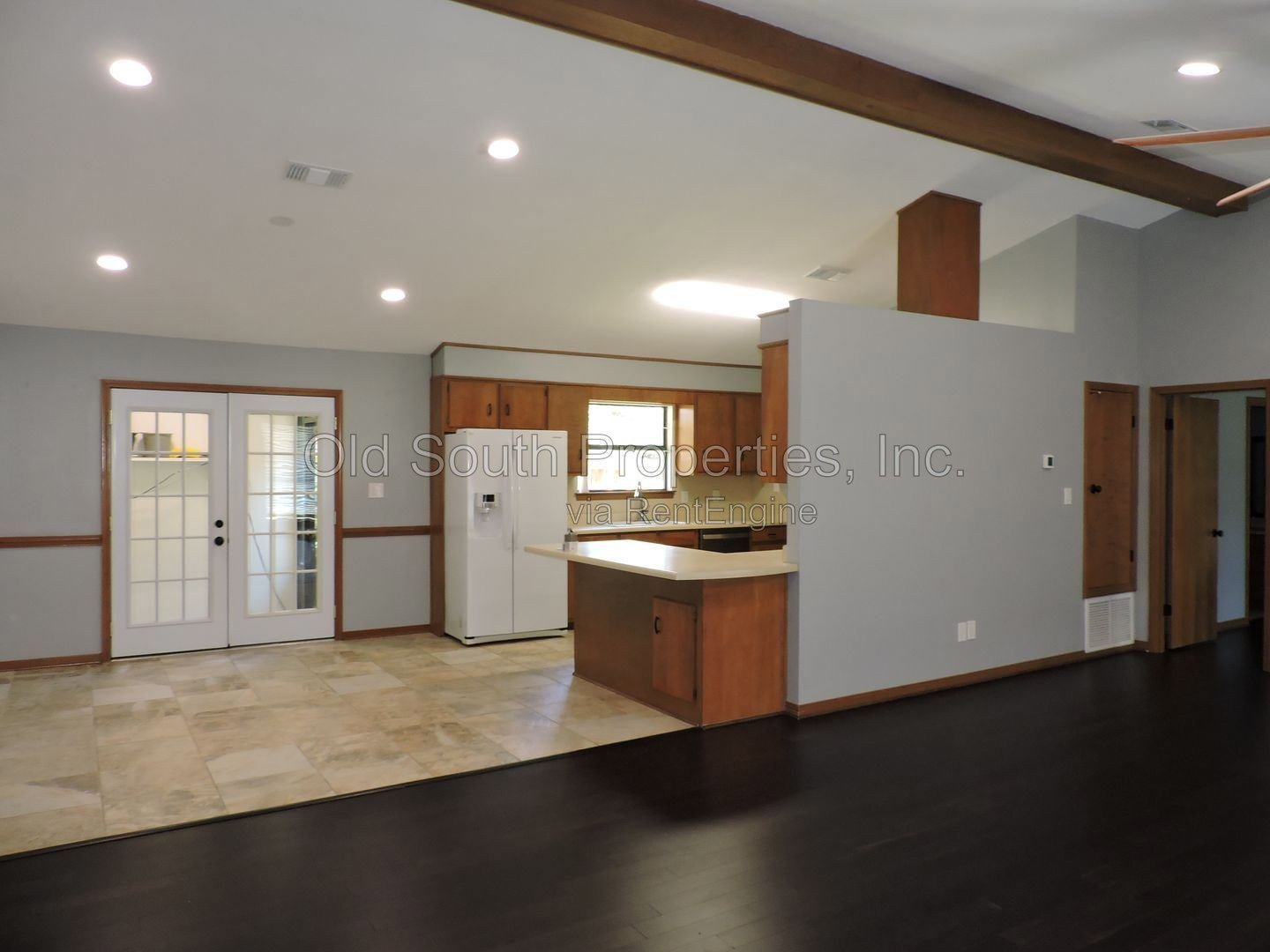 Convenient to schools, shopping & interstate! property image