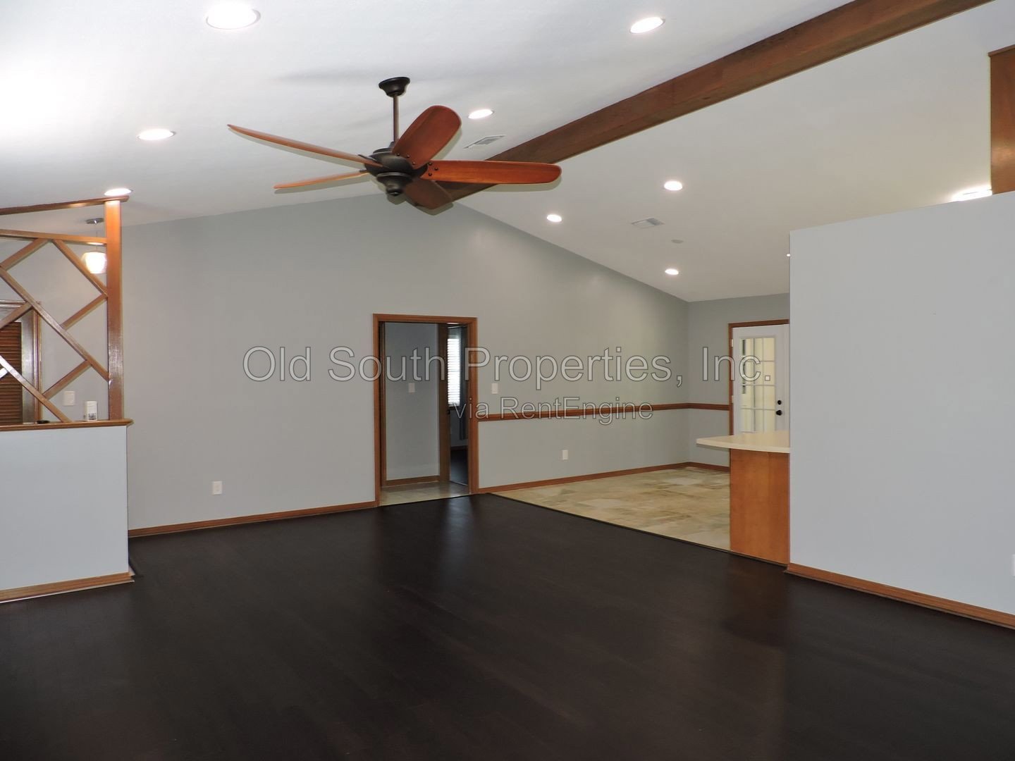 Convenient to schools, shopping & interstate! property image