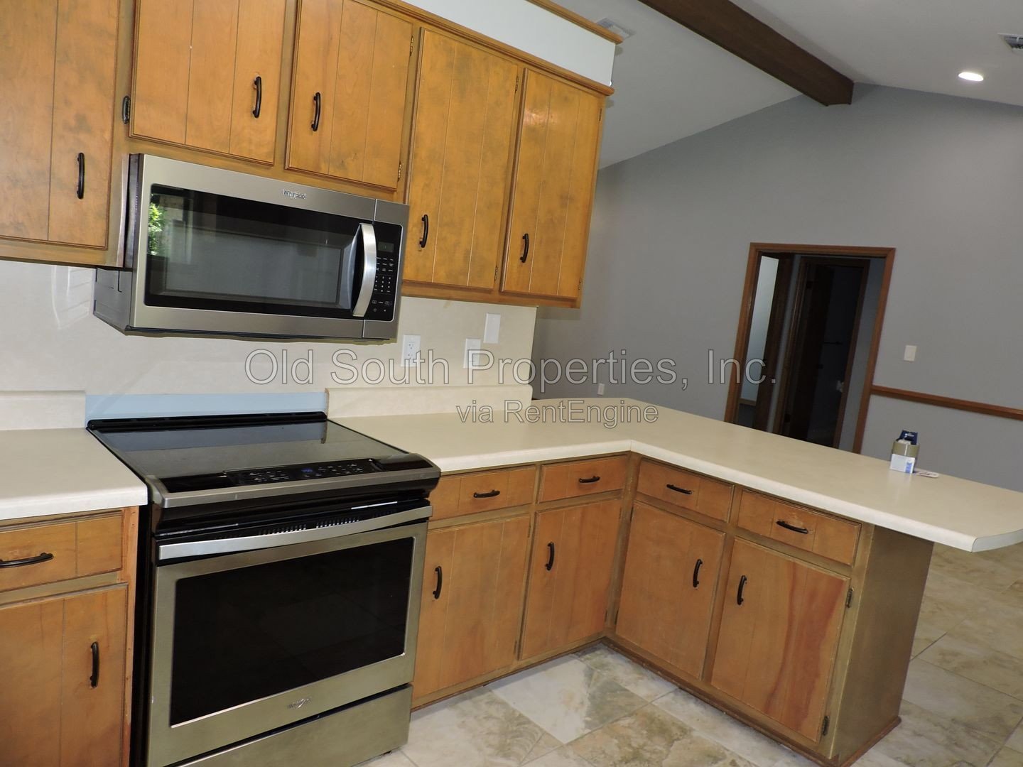 Convenient to schools, shopping & interstate! property image