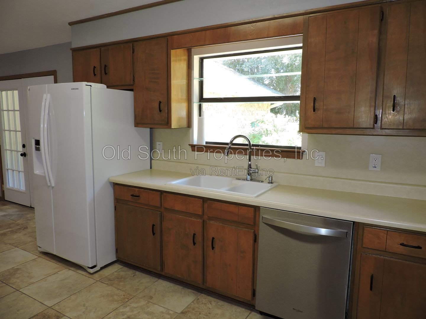 Convenient to schools, shopping & interstate! property image