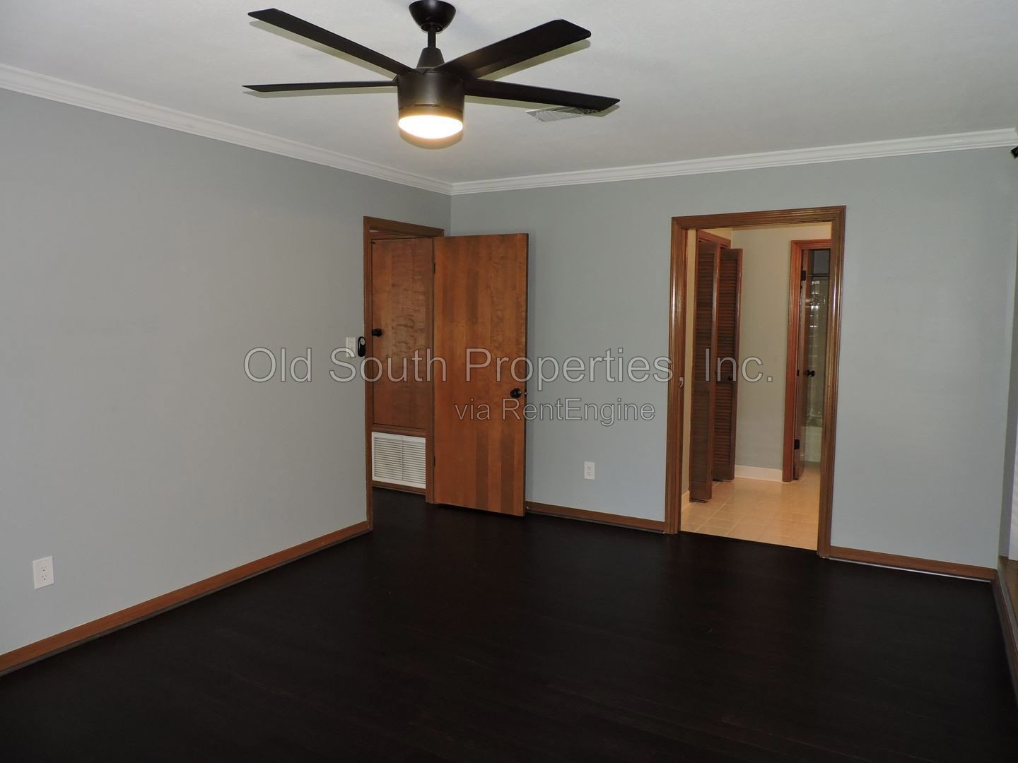 Convenient to schools, shopping & interstate! property image