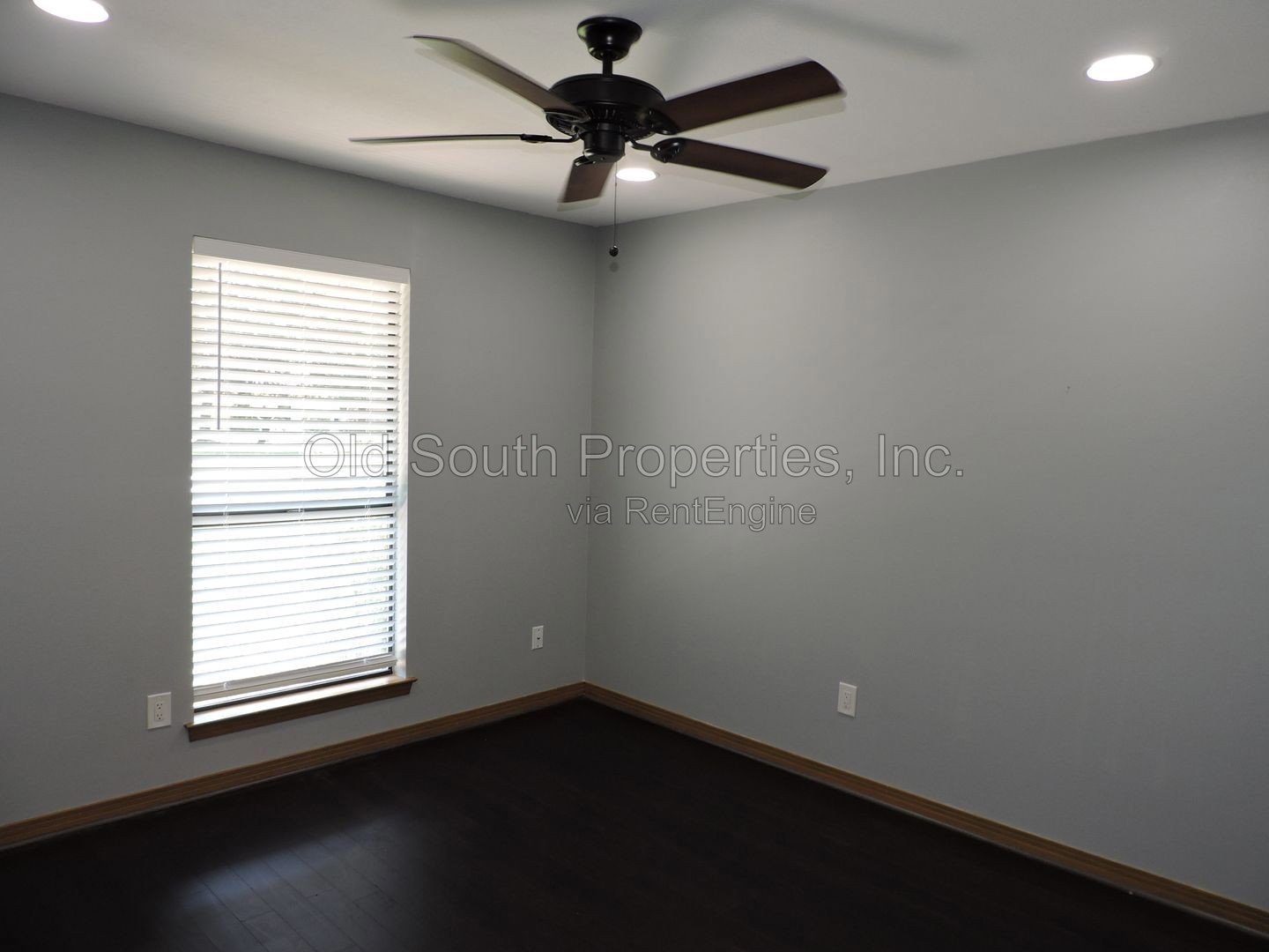 Convenient to schools, shopping & interstate! property image