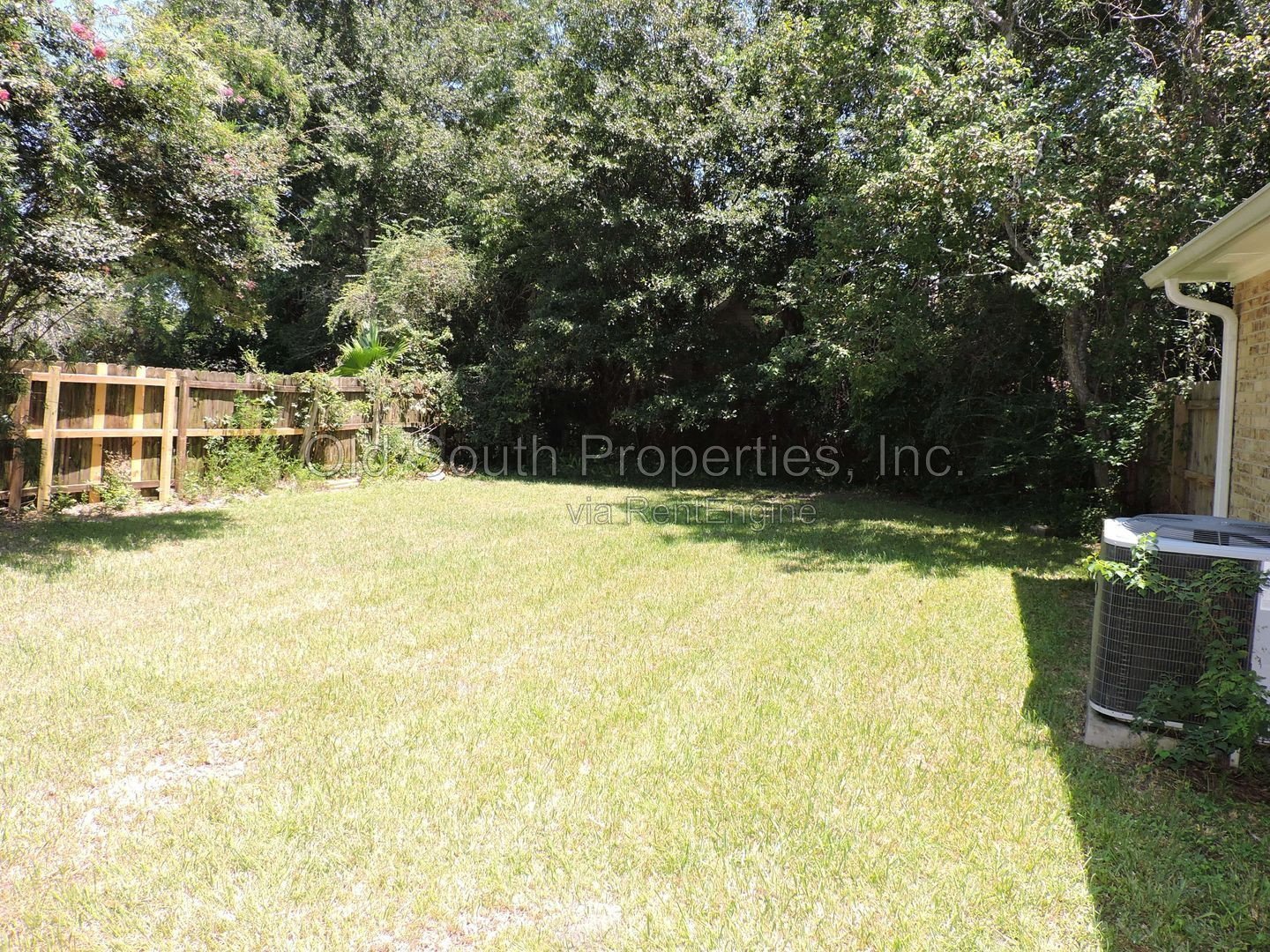 Convenient to schools, shopping & interstate! property image