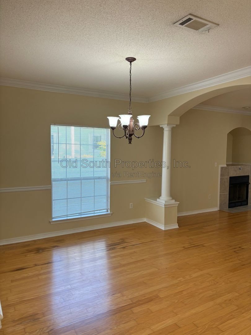 Nice home in East Hill area! property image