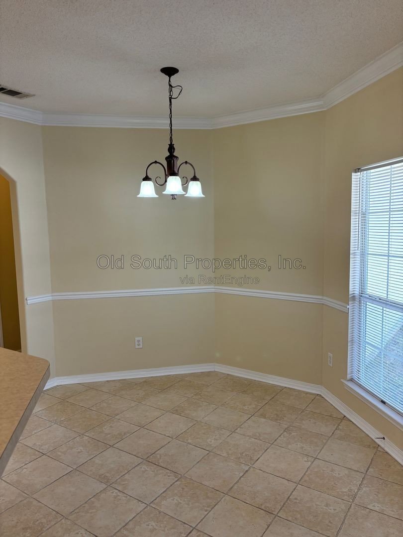 Nice home in East Hill area! property image