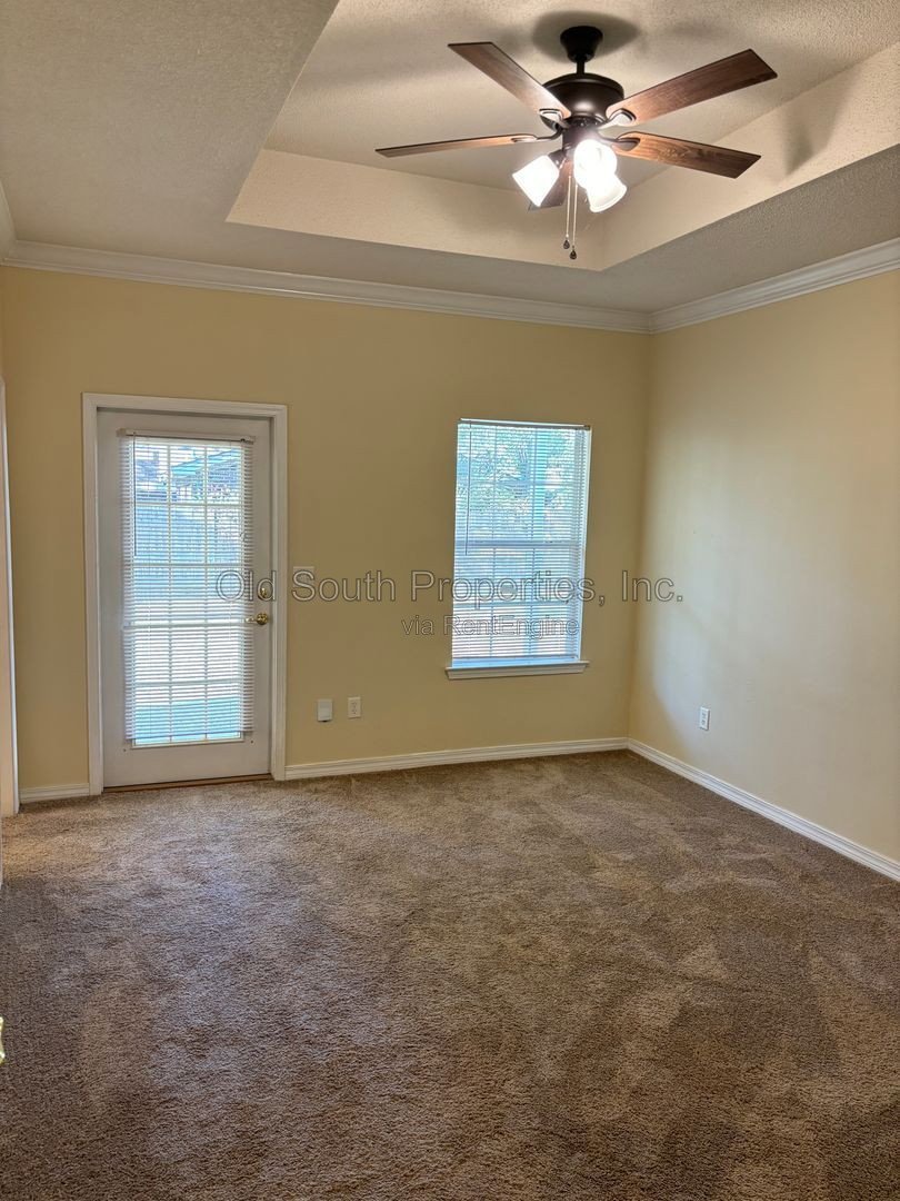 Nice home in East Hill area! property image