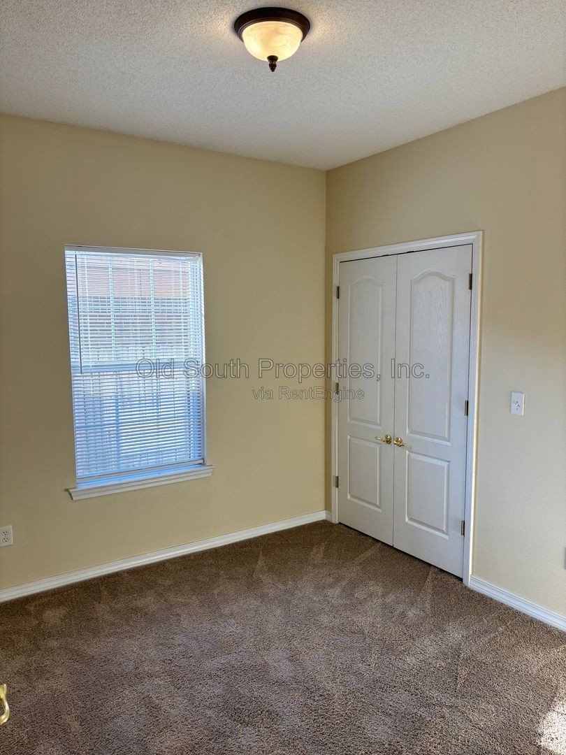 Nice home in East Hill area! property image
