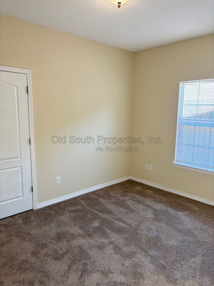 Nice home in East Hill area! property image