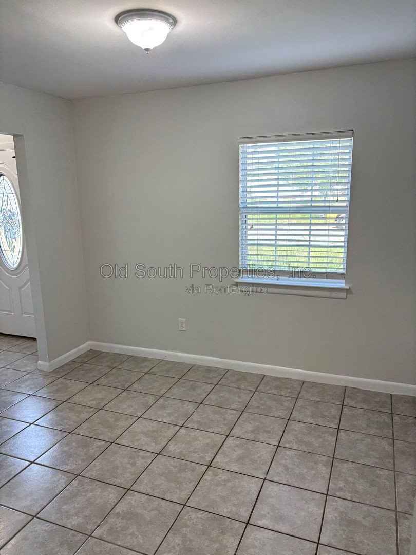 Northeast convenience! property image