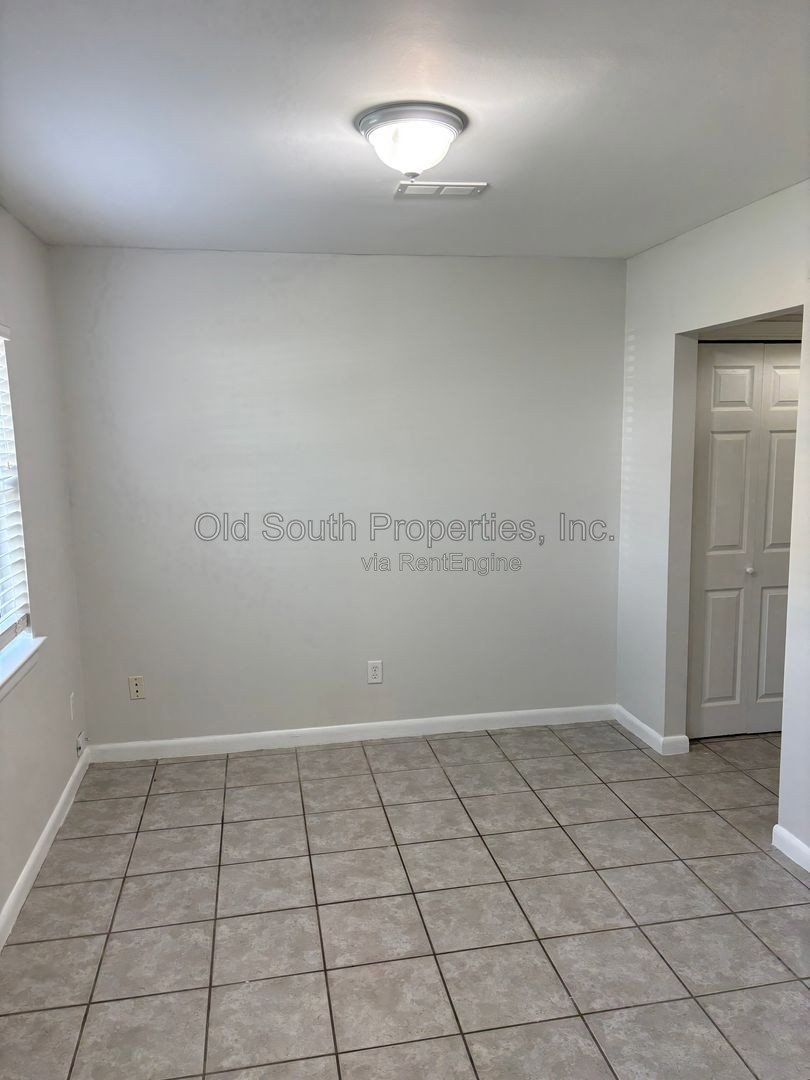 Northeast convenience! property image