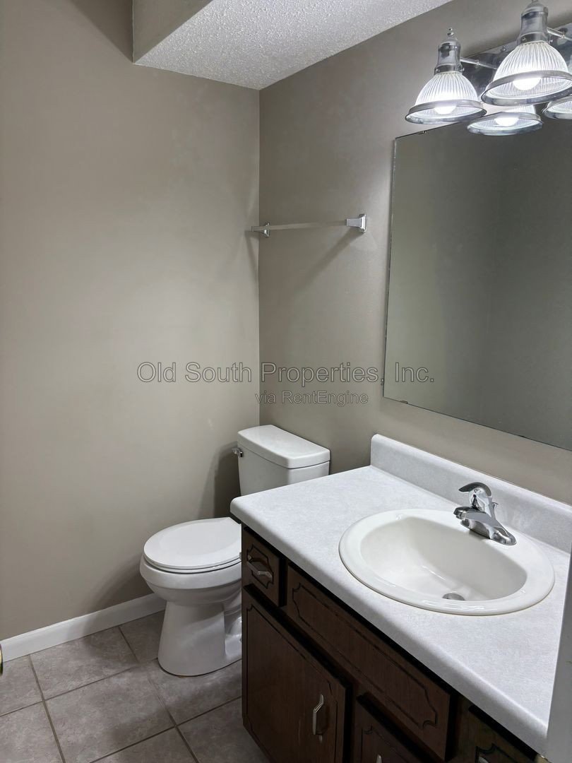 Northeast convenience! property image