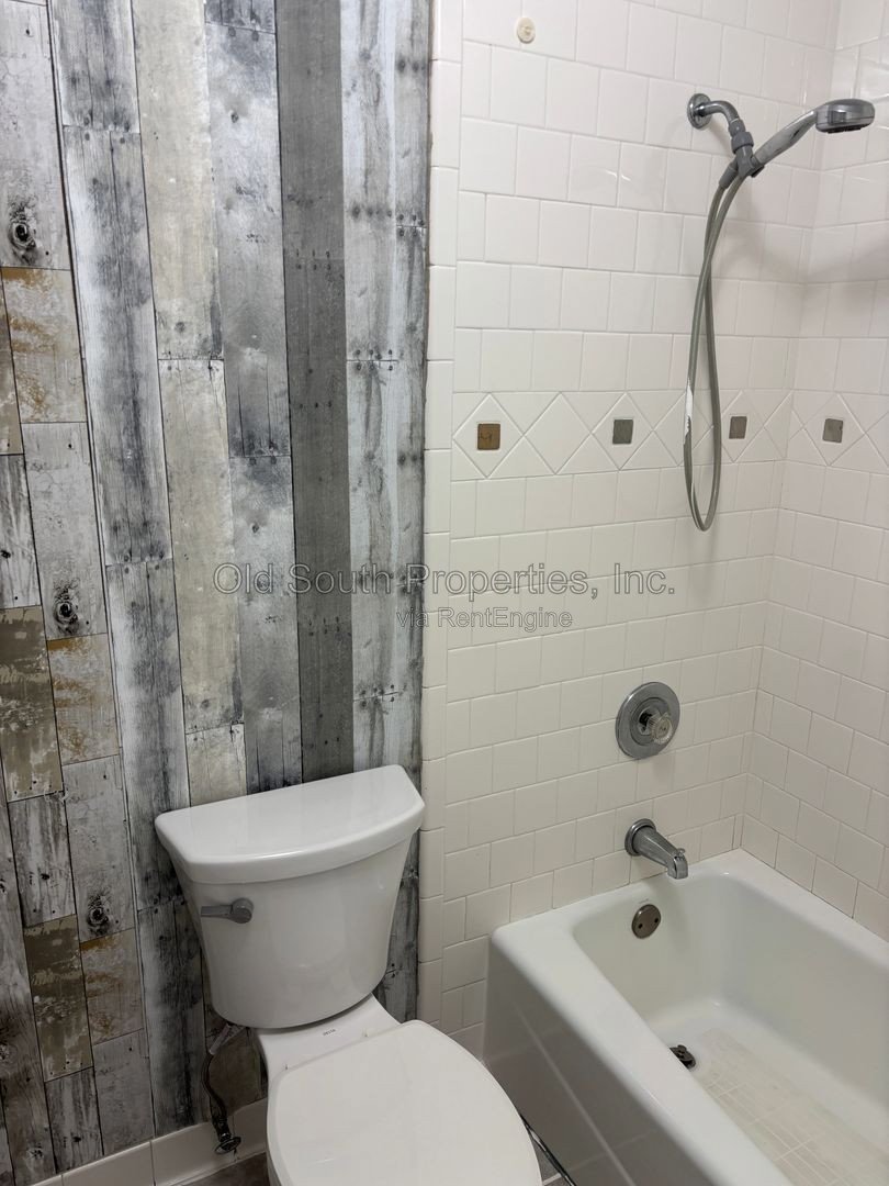 Northeast convenience! property image