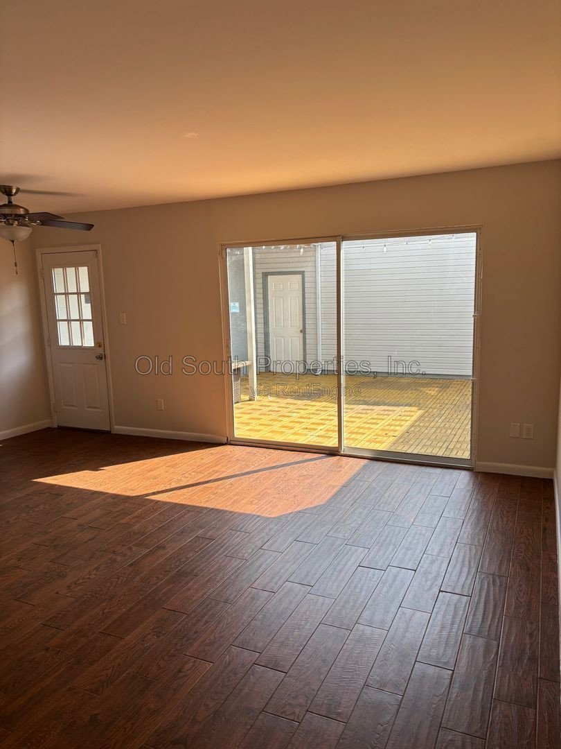 Northeast convenience! property image