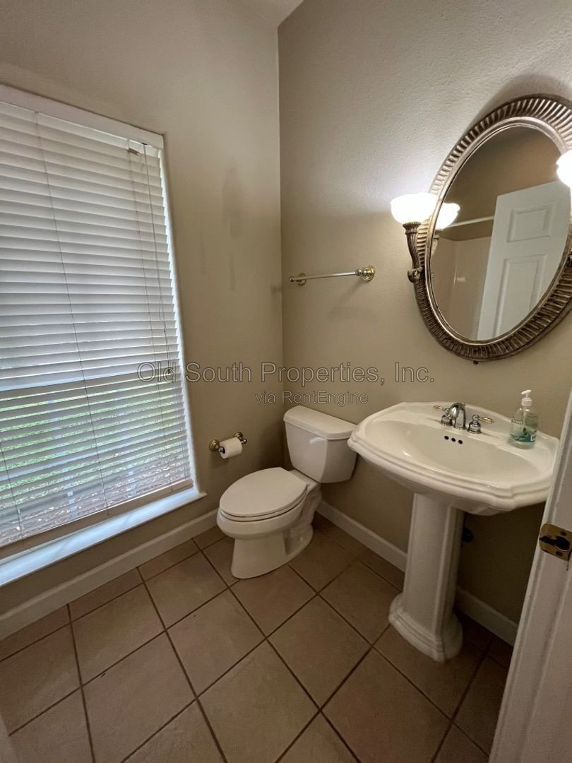 Beautiful Colonial in Boulder Creek subdivision! property image