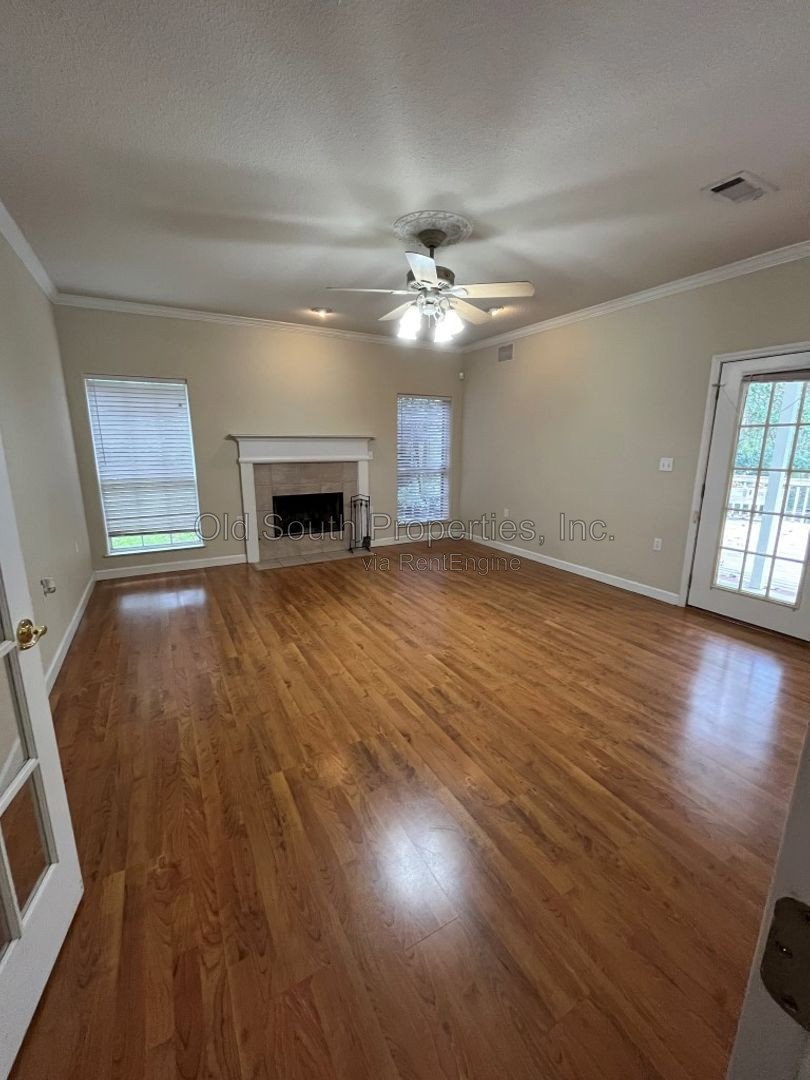 Beautiful Colonial in Boulder Creek subdivision! property image