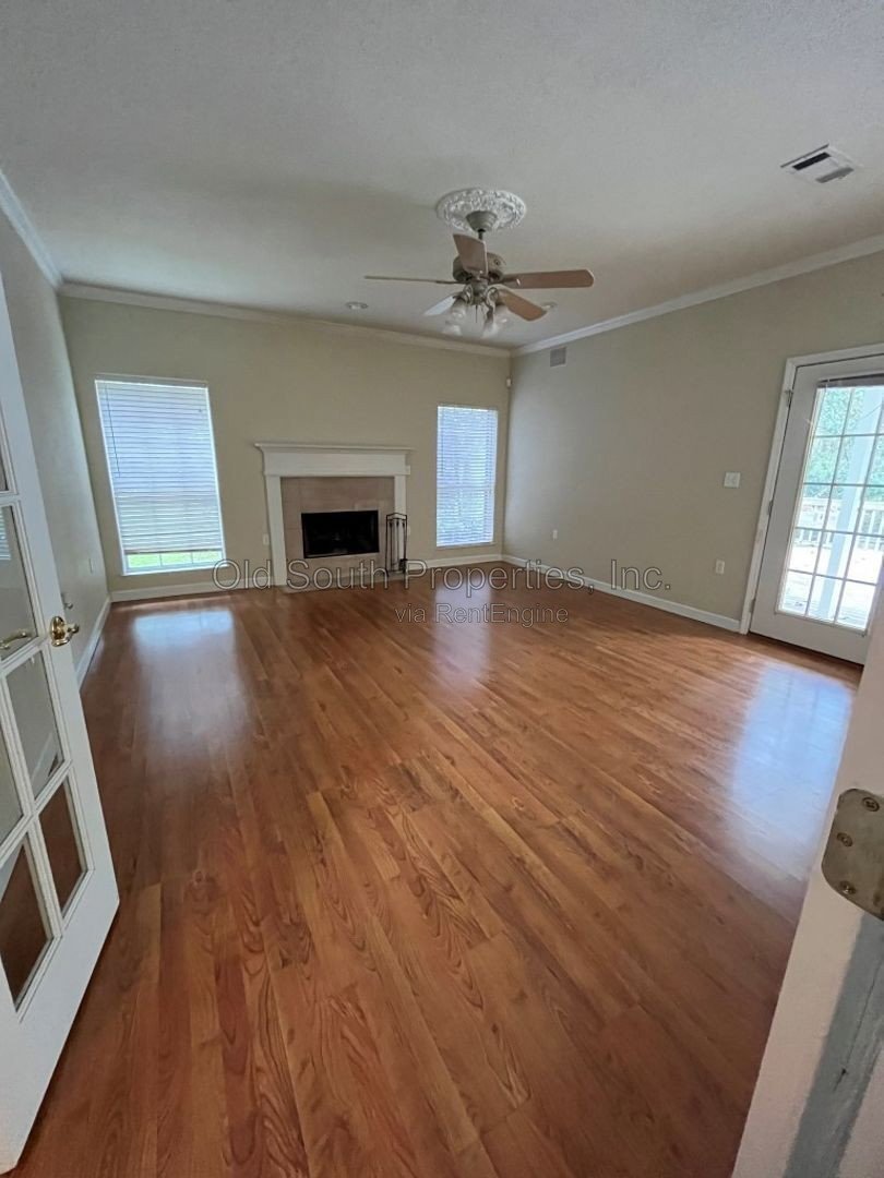 Beautiful Colonial in Boulder Creek subdivision! property image