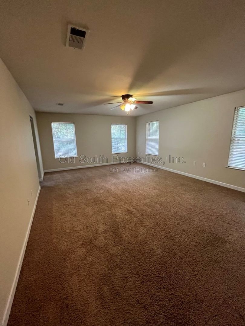 Beautiful Colonial in Boulder Creek subdivision! property image