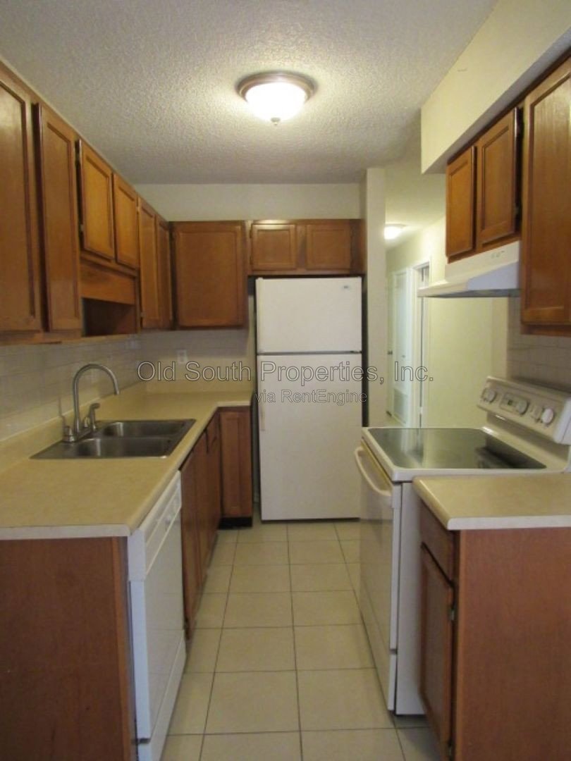 Convenient to Navy Federal & Pine Forest/Nine Mile Road area! property image