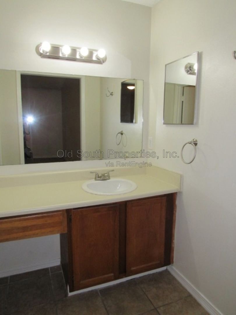 Convenient to Navy Federal & Pine Forest/Nine Mile Road area! property image