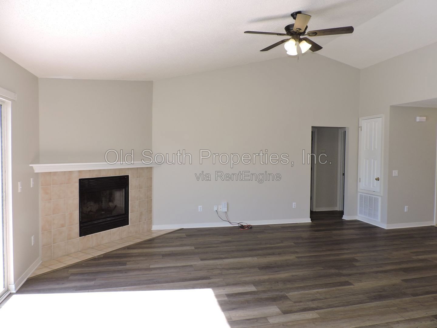Just minutes from back gate of NAS! property image