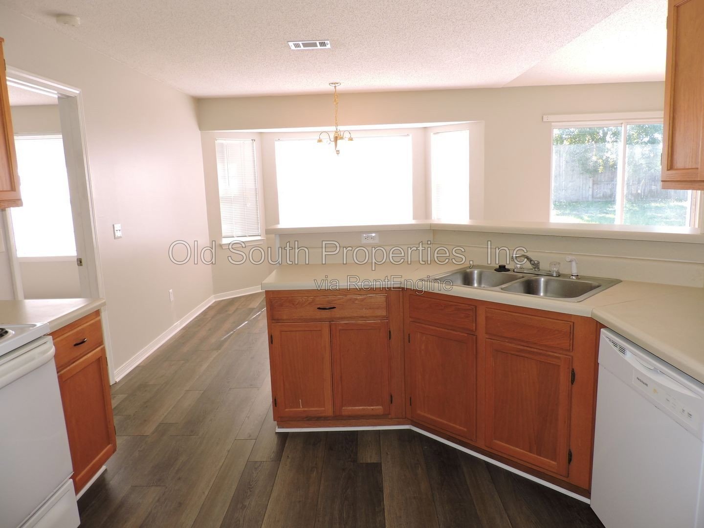 Just minutes from back gate of NAS! property image