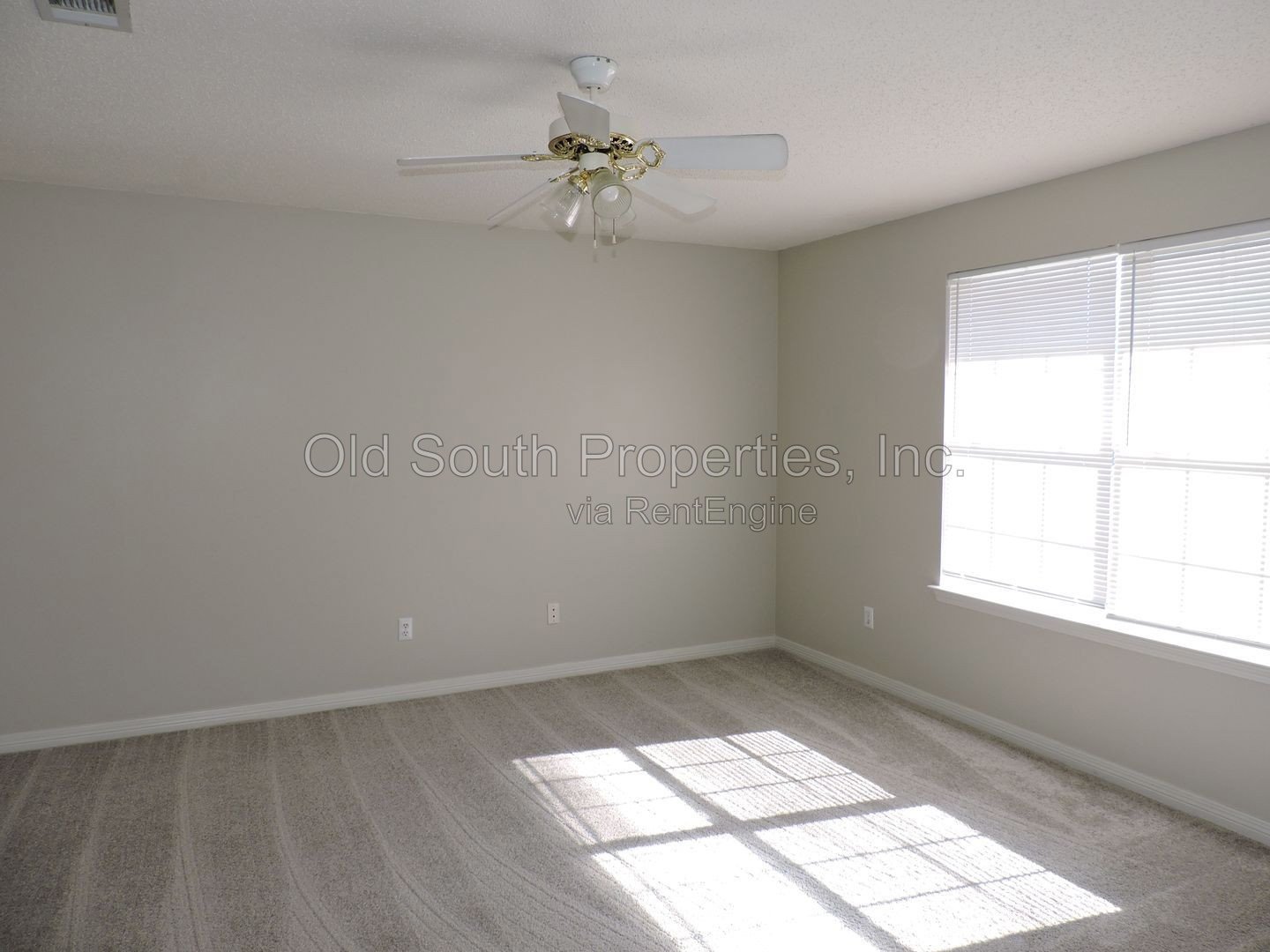Just minutes from back gate of NAS! property image