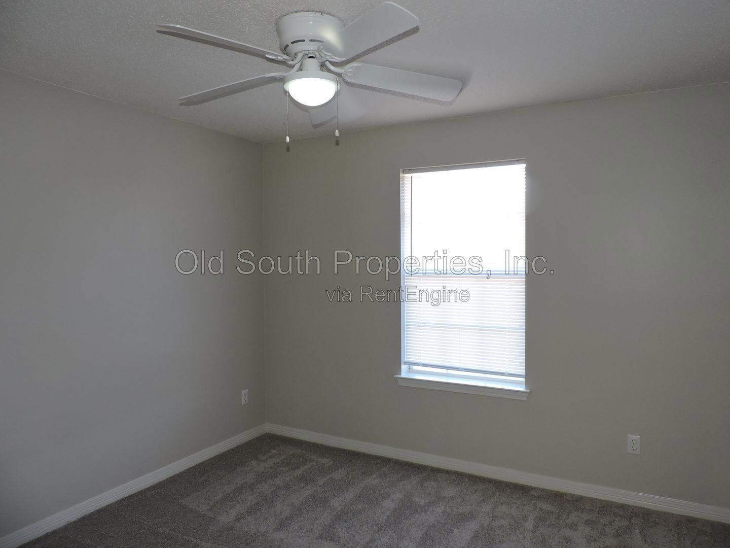 Just minutes from back gate of NAS! property image