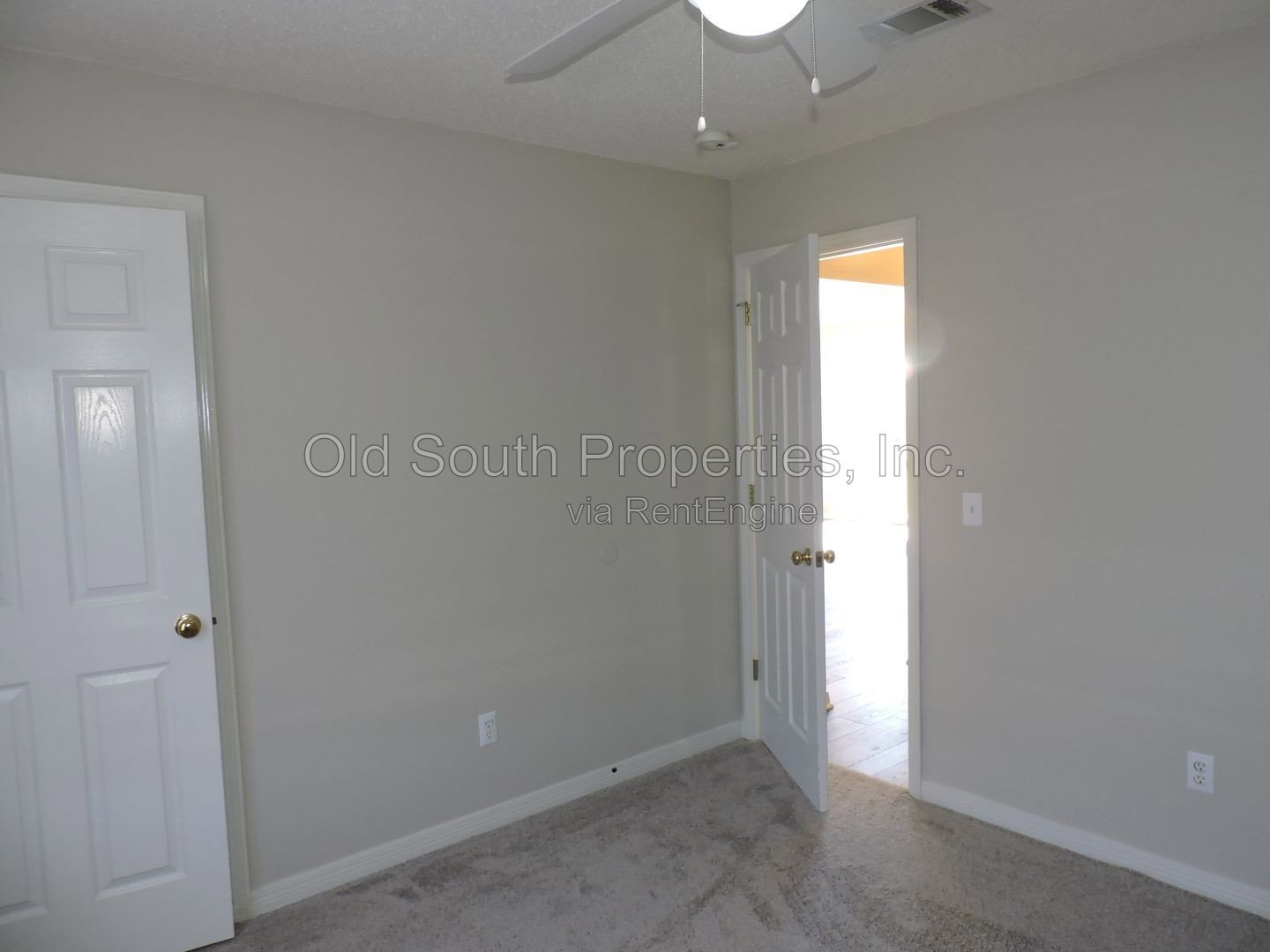 Just minutes from back gate of NAS! property image