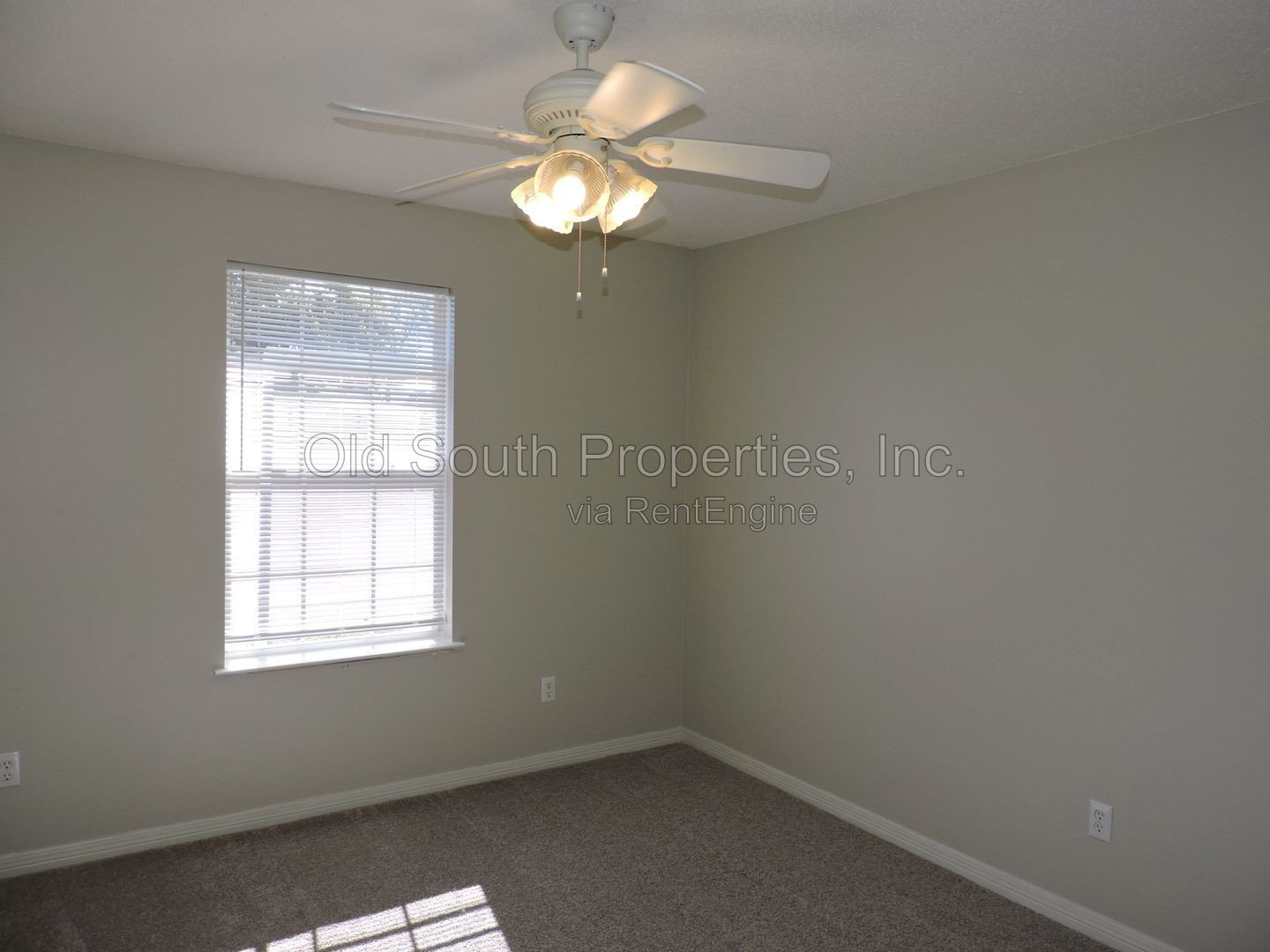 Just minutes from back gate of NAS! property image