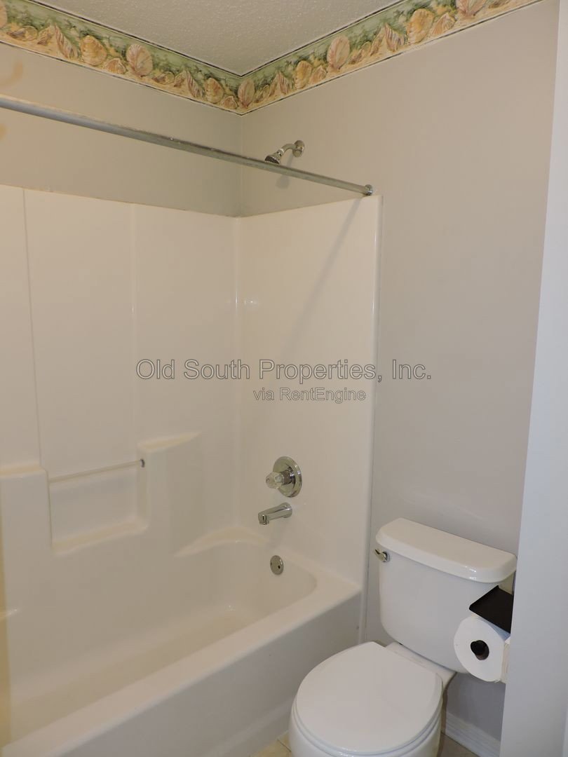 Just minutes from back gate of NAS! property image