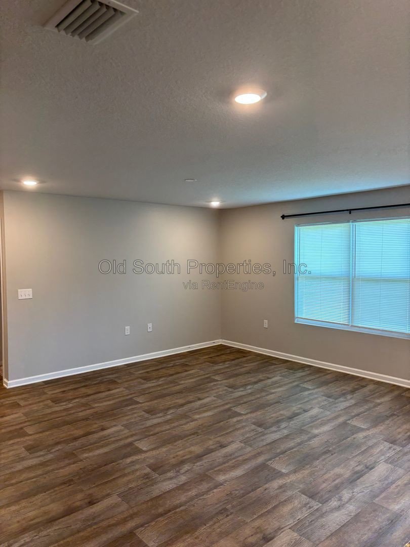 Spacious 5-Bedroom Home in Prime Cantonment Location property image
