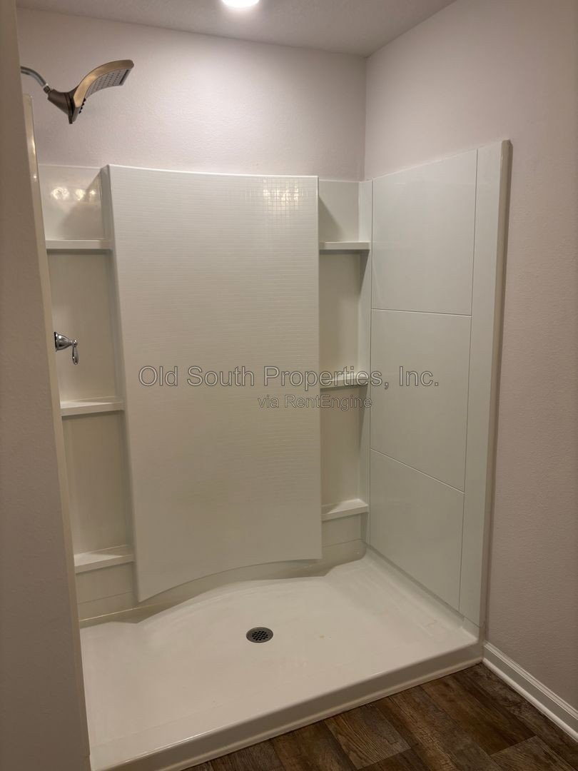 Spacious 5-Bedroom Home in Prime Cantonment Location property image
