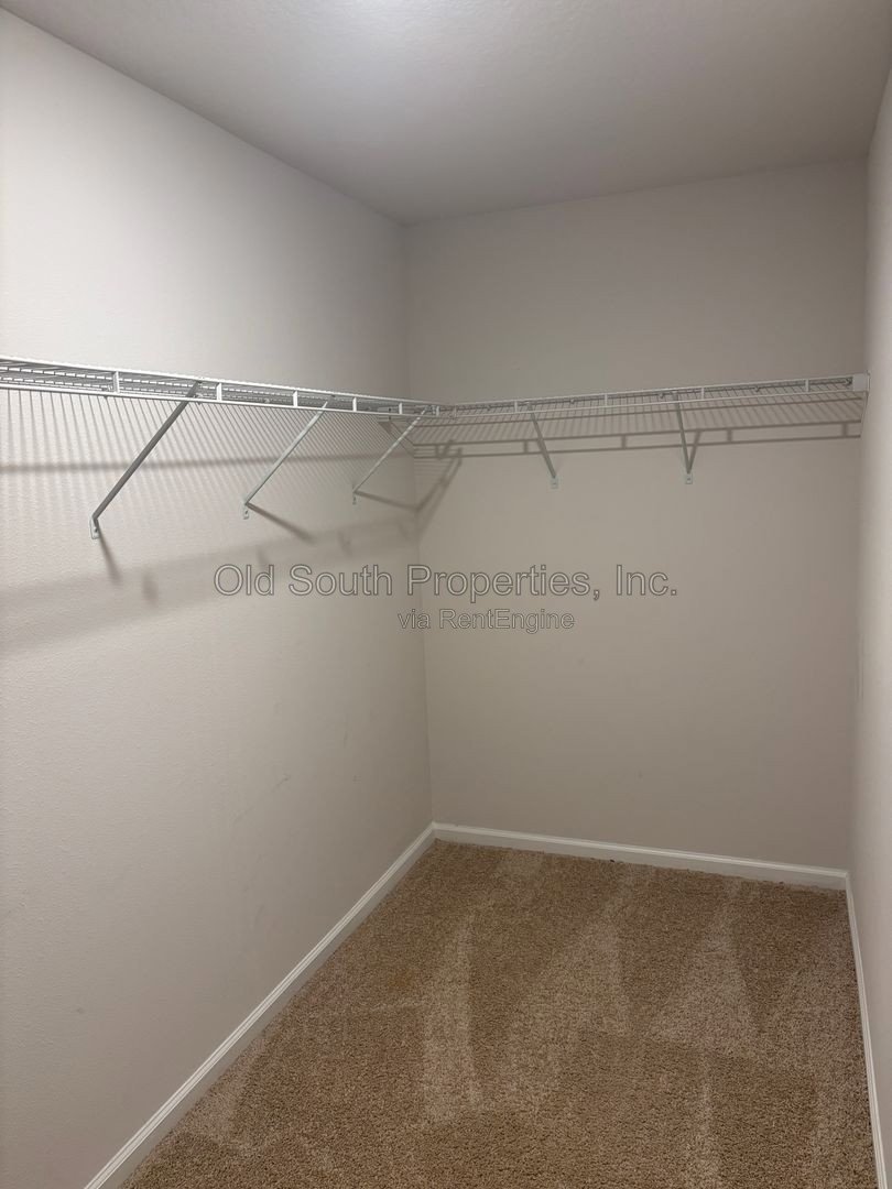 Spacious 5-Bedroom Home in Prime Cantonment Location property image